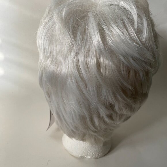 Short White Costume Wig - Picture 6 of 13
